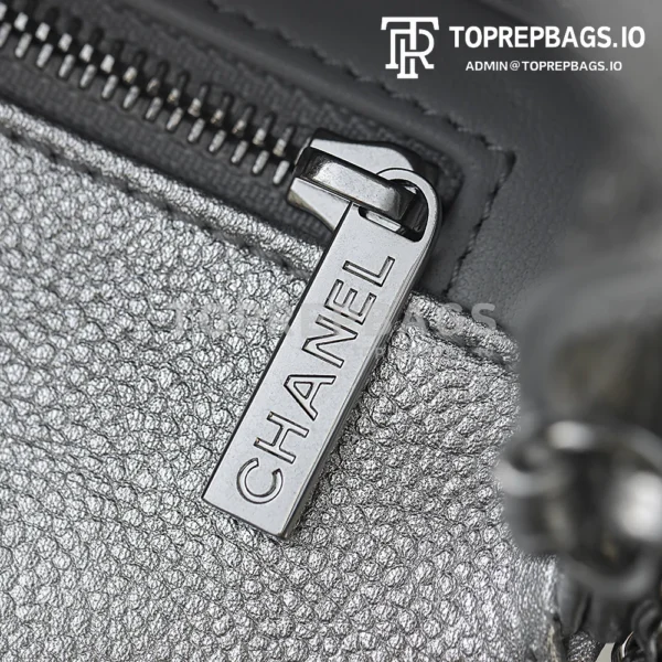 i1764239437200_3054_0_4 Chanel Pearl Crush Square Mini Caviar Leather Silver-tone Hardware Shoulder Bag detailed product image