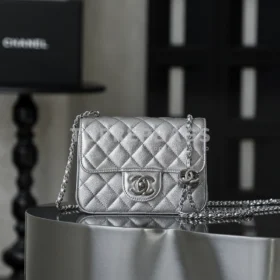 i1764239553953_4474_0_0 Chanel Pearl Crush Square Mini Caviar Leather Silver-tone Hardware Shoulder Bag detailed product image