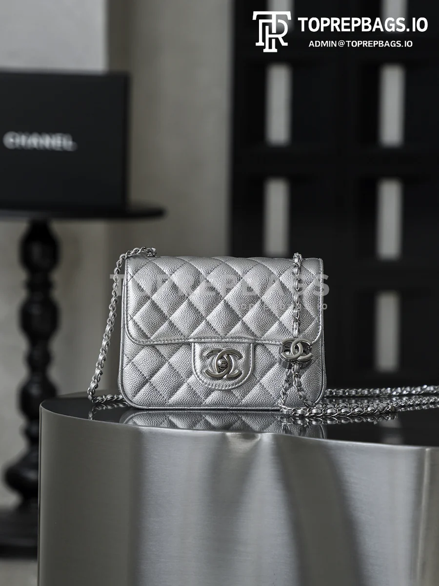 i1764239553953_4474_0_0 Chanel Pearl Crush Square Mini Caviar Leather Silver-tone Hardware Shoulder Bag detailed product image