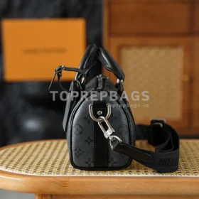 Louis Vuitton Keepall in Black