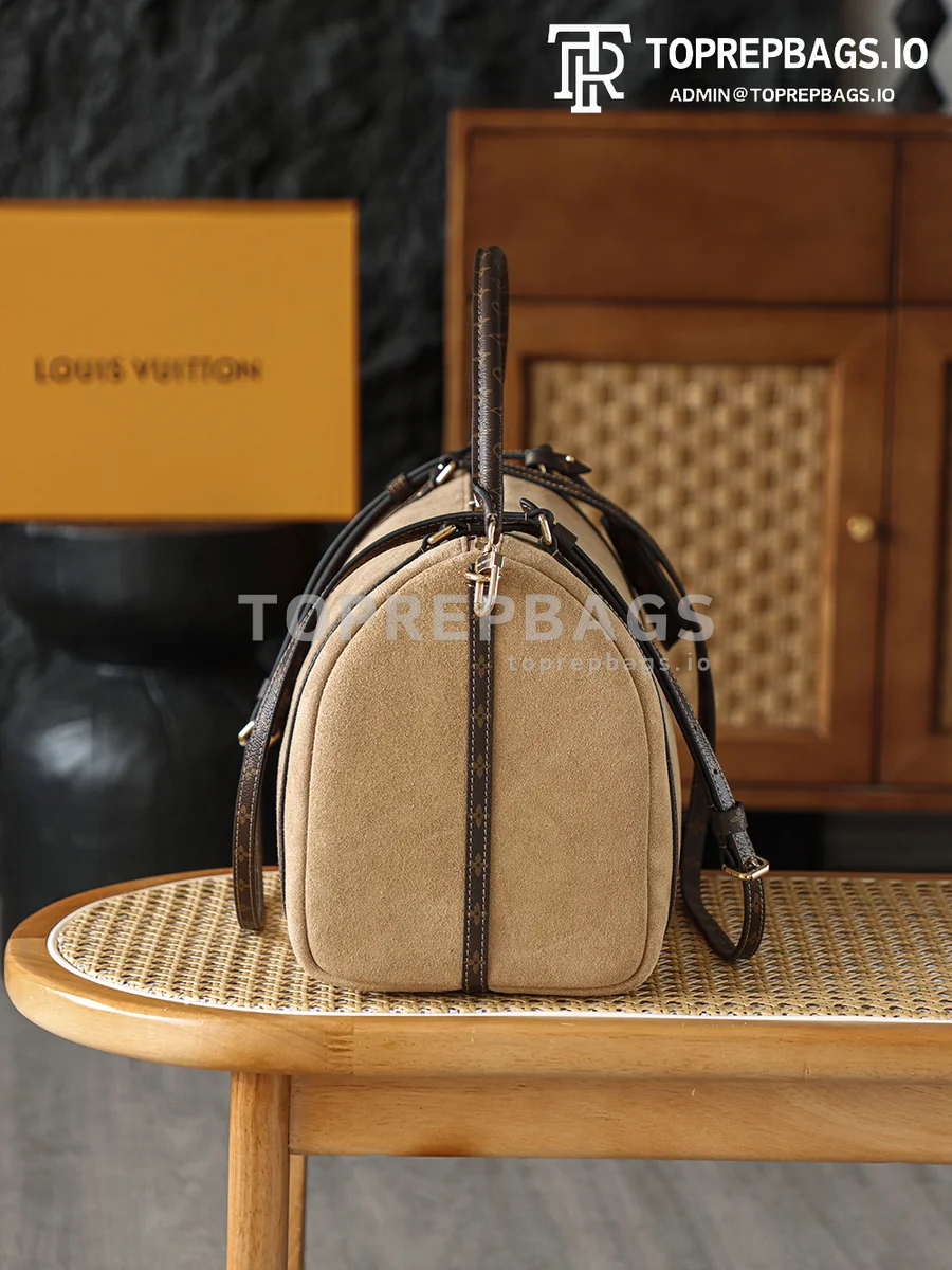 i1764672453506_3797_0_2 Louis Vuitton Express Medium in Brown