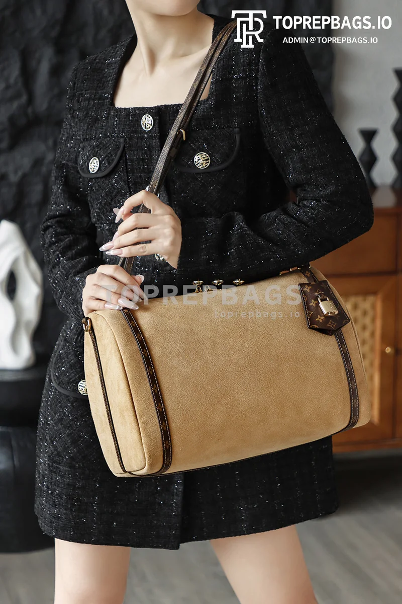 i1764672600975_7222_0_5 Louis Vuitton Express Medium in Brown