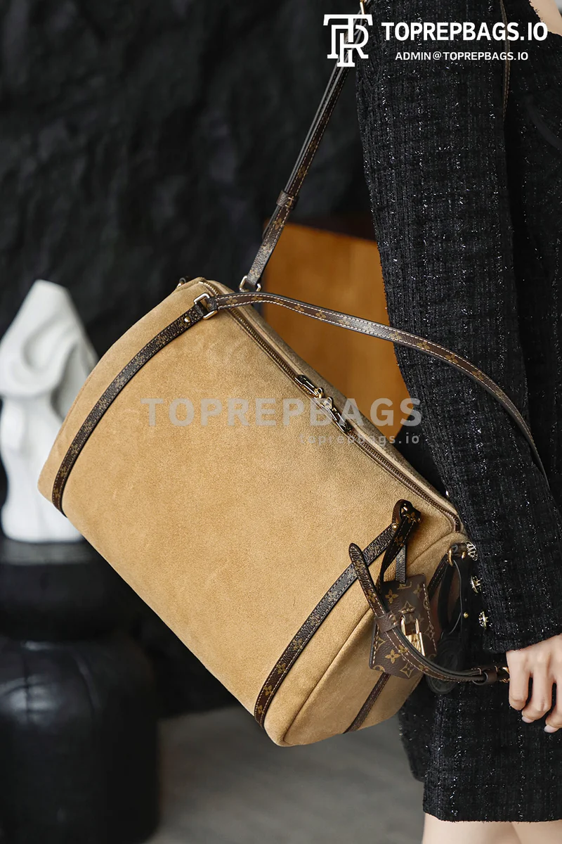 i1764672601504_1642_0_3 Louis Vuitton Express Medium in Brown