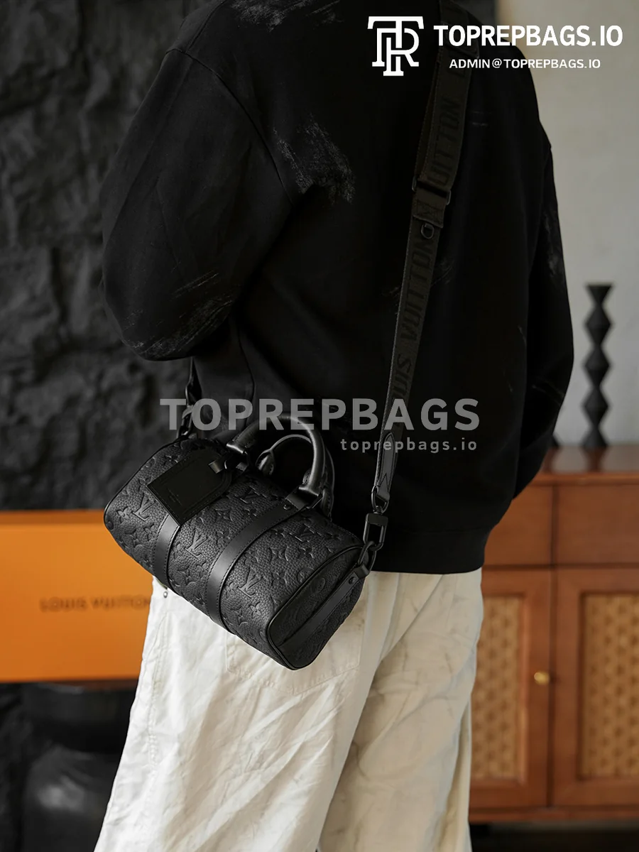 i1765460488209_5516_0_4-1 Louis Vuitton Keepall in Black