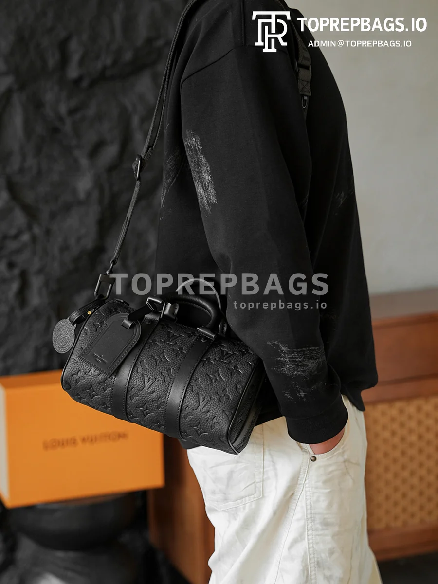 i1765460488678_2751_0_2 Louis Vuitton Keepall in Black