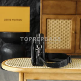 Louis Vuitton Trio Messenger in Grey