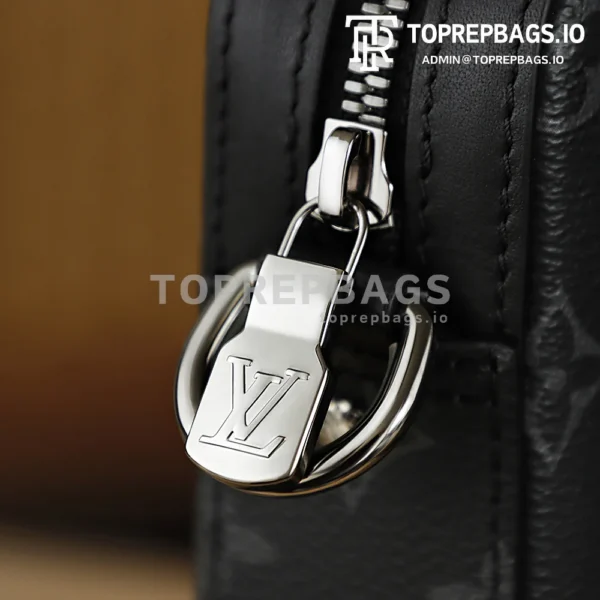 i1765522299756_7398_0_1 Louis Vuitton Trio Messenger in Grey