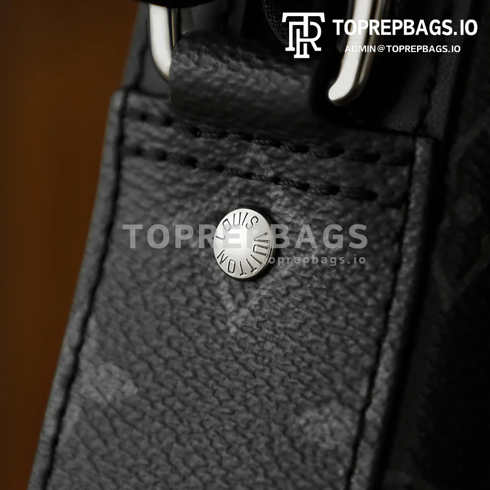 i1765522300066_3734_0_0 Louis Vuitton Trio Messenger in Grey