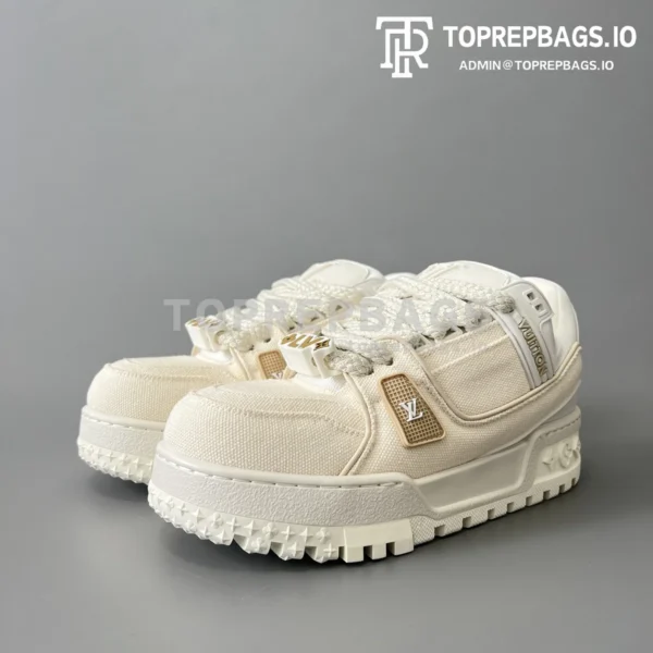 i1765788078792_1803_0_0 Louis Vuitton in Beige