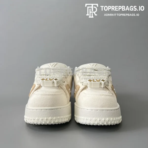 i1765788078841_1220_0_1 Louis Vuitton in Beige