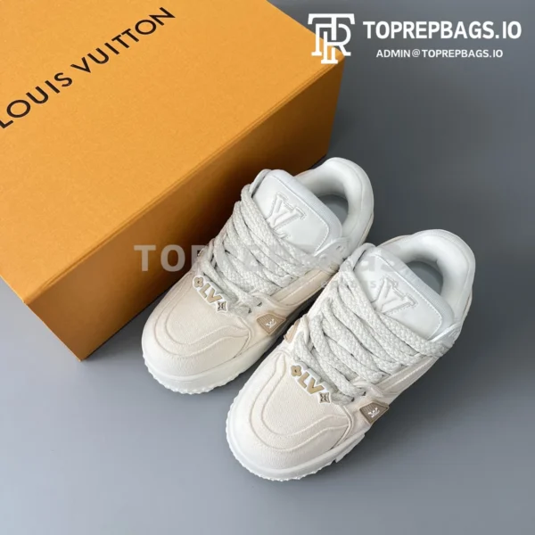 i1765788080911_468_0_8 Louis Vuitton in Beige