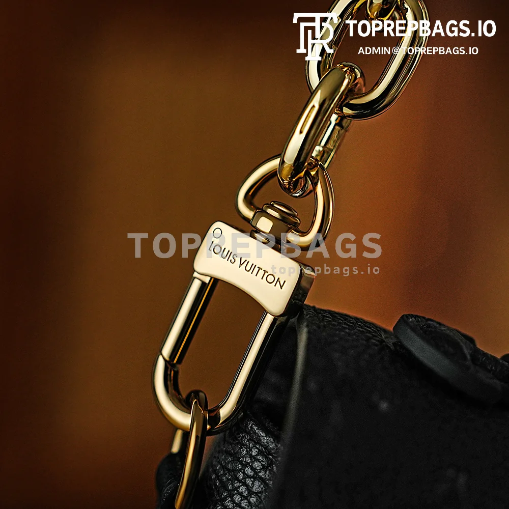 i1766219512519_7013_0_1 Louis Vuitton Pochette Metis in Black