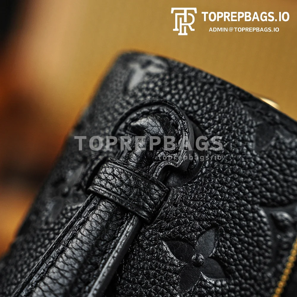 i1766219514307_4550_0_11 Louis Vuitton Pochette Metis in Black