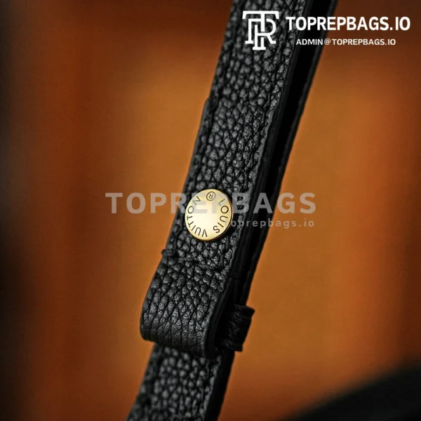 i1766219514316_5157_0_0 Louis Vuitton Pochette Metis in Black
