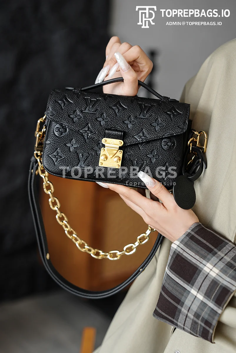 i1766219636107_6007_0_3 Louis Vuitton Pochette Metis in Black