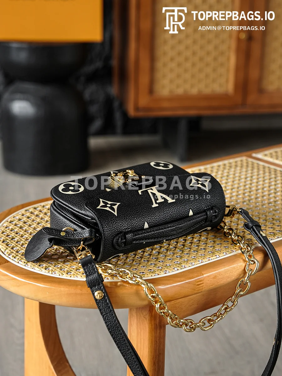 i1766220325891_7308_0_5 Louis Vuitton Pochette Metis in Black
