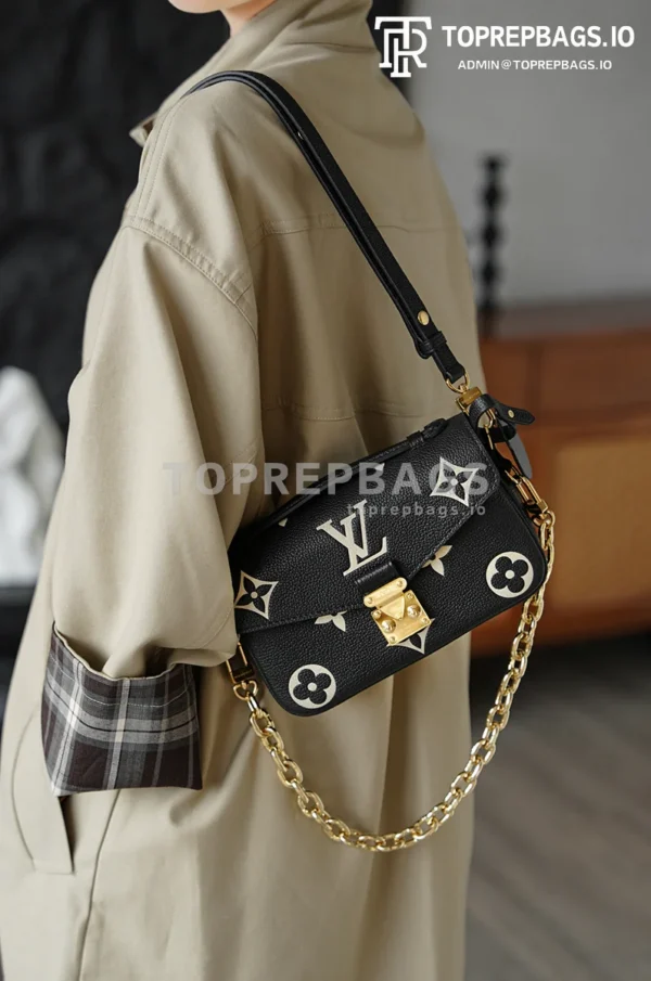 i1766220560535_159_0_3 Louis Vuitton Pochette Metis in Black