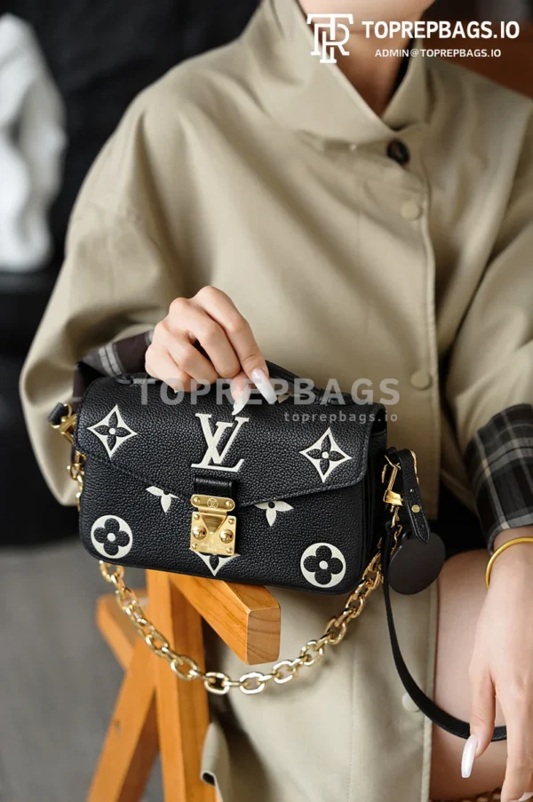i1766220560552_8610_0_1 Louis Vuitton Pochette Metis in Black