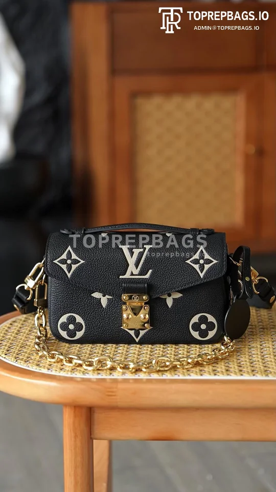 i1766220598640_591_0_0 Louis Vuitton Pochette Metis in Black