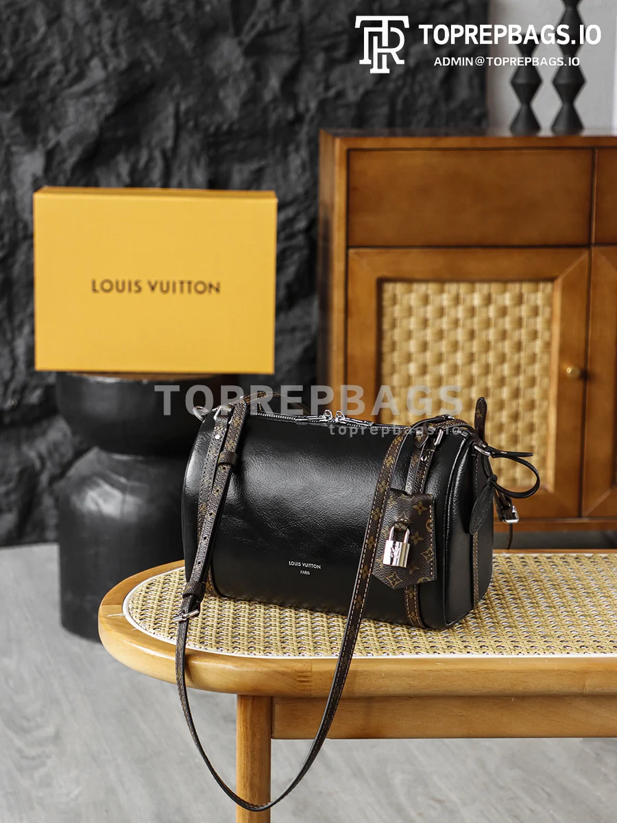 i1767505762130_1171_0_4 Louis Vuitton Express Mini in Black