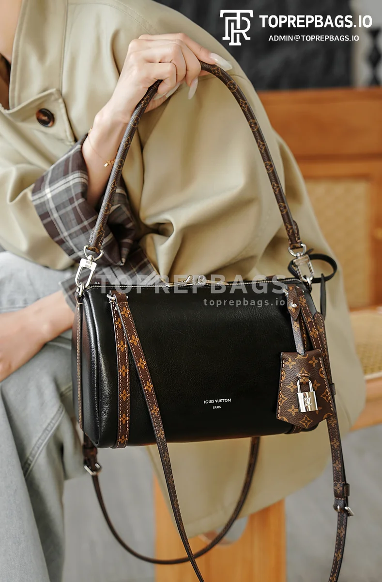 i1767505982470_5614_0_7 Louis Vuitton Express Mini in Black