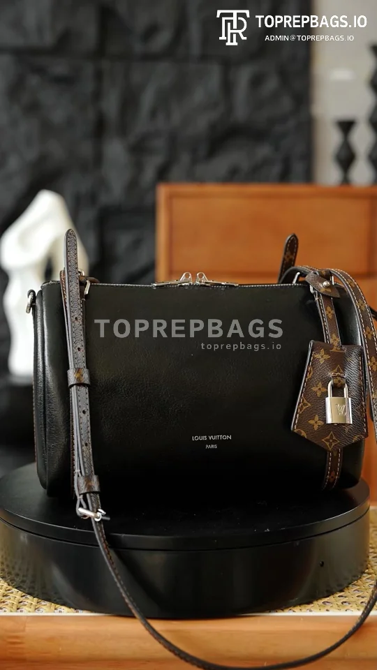 i1767506139894_55_0_0 Louis Vuitton Express Mini in Black