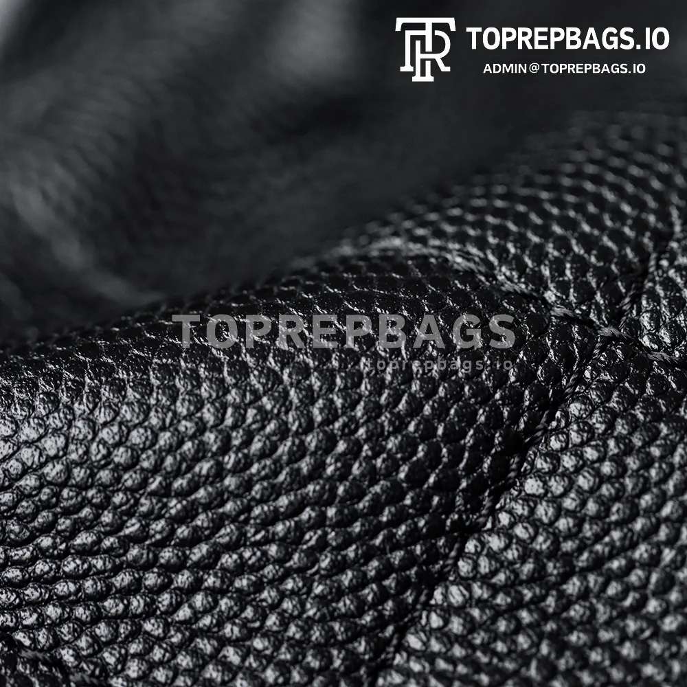 i1767603831505_4702_0_11 Chanel 25 Bag Small Hobo in Black