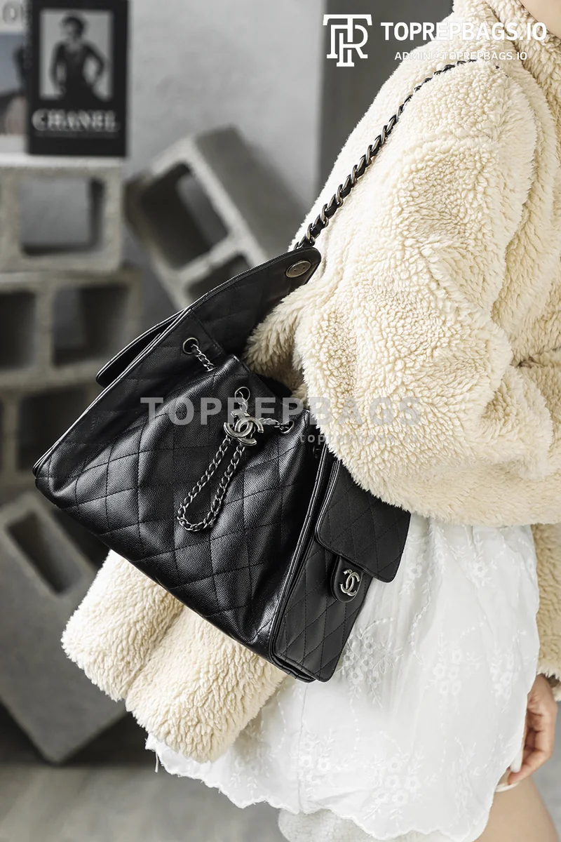 i1767603928024_4948_0_3 Chanel 25 Bag Small Hobo in Black