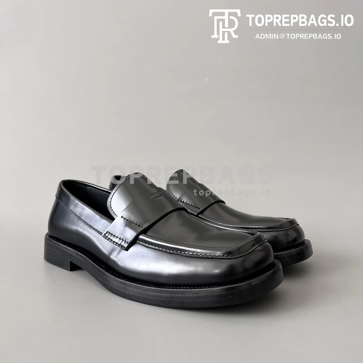 i1767690441366_2576_0_2 Prada in Black