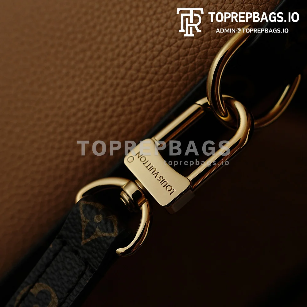 i1768884862961_8324_0_5 Louis Vuitton Multipass in Beige