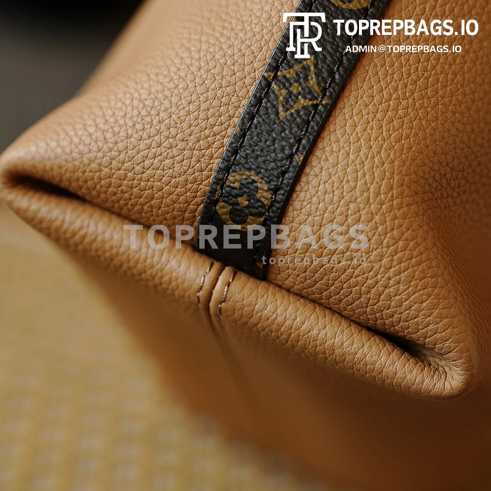 i1768884863835_3287_0_1 Louis Vuitton Multipass in Beige