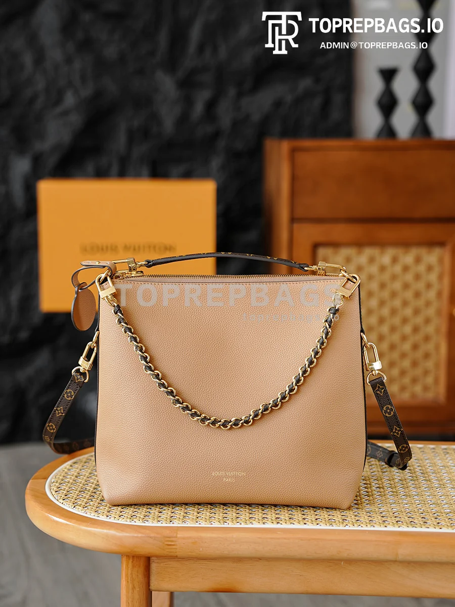 i1768884923871_1772_0_0 Louis Vuitton Multipass in Beige