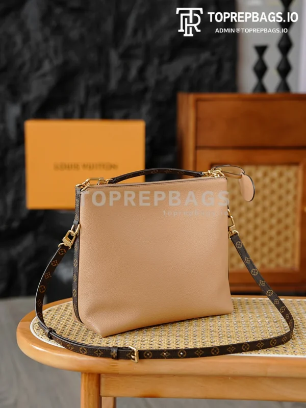 i1768884923871_8237_0_5 Louis Vuitton Multipass in Beige