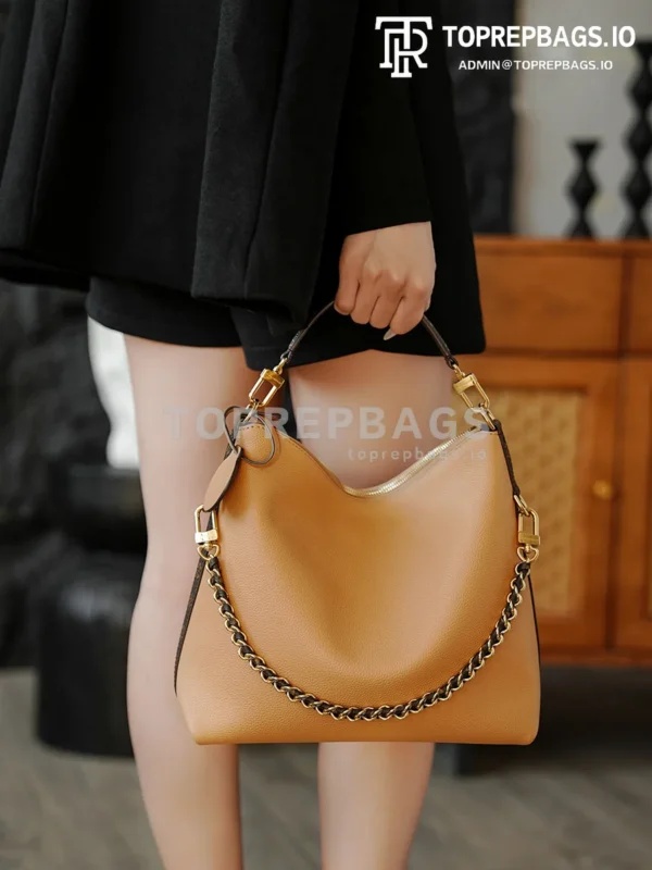 i1768885006425_5752_0_3 Louis Vuitton Multipass in Beige
