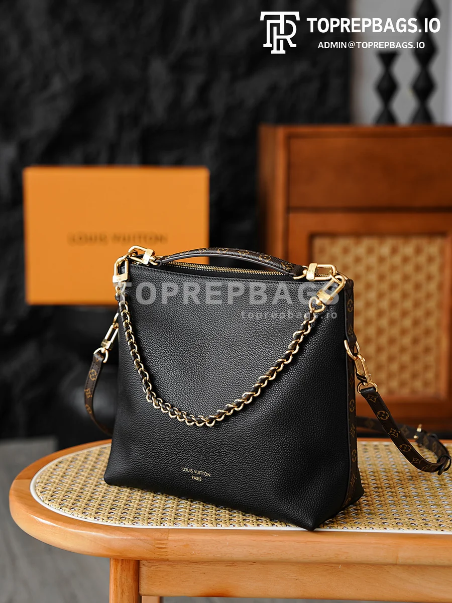 i1768885274347_2169_0_1 Louis Vuitton Multipass in Black