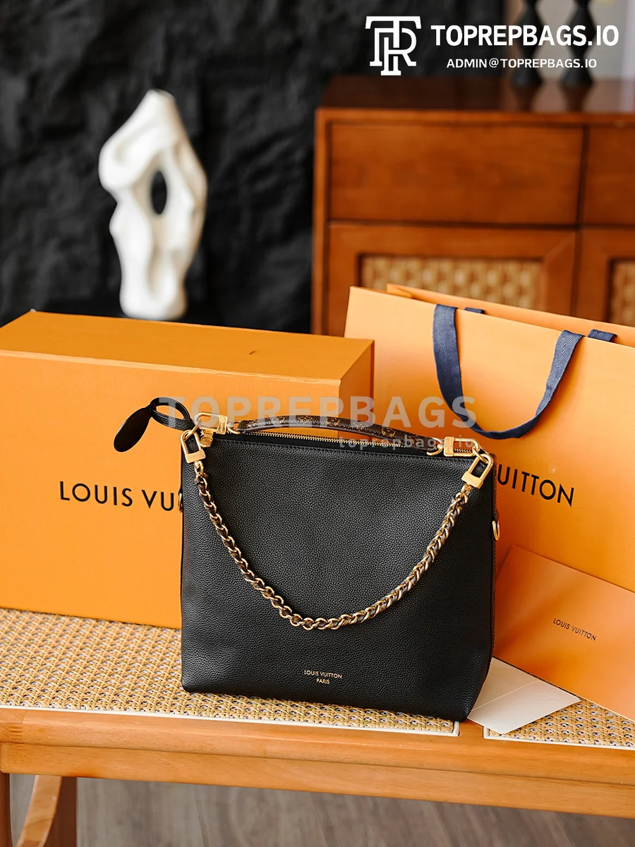 i1768885274503_4460_0_10 Louis Vuitton Multipass in Black