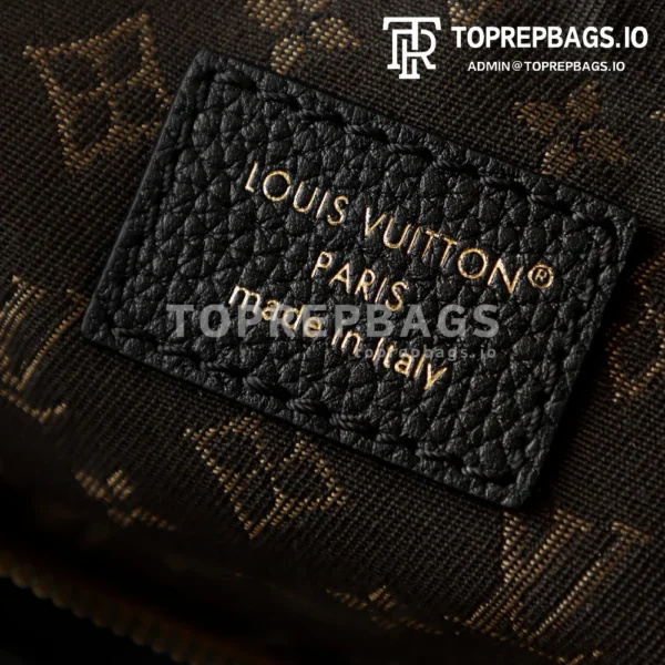 i1768885471155_9387_0_7 Louis Vuitton Multipass in Black