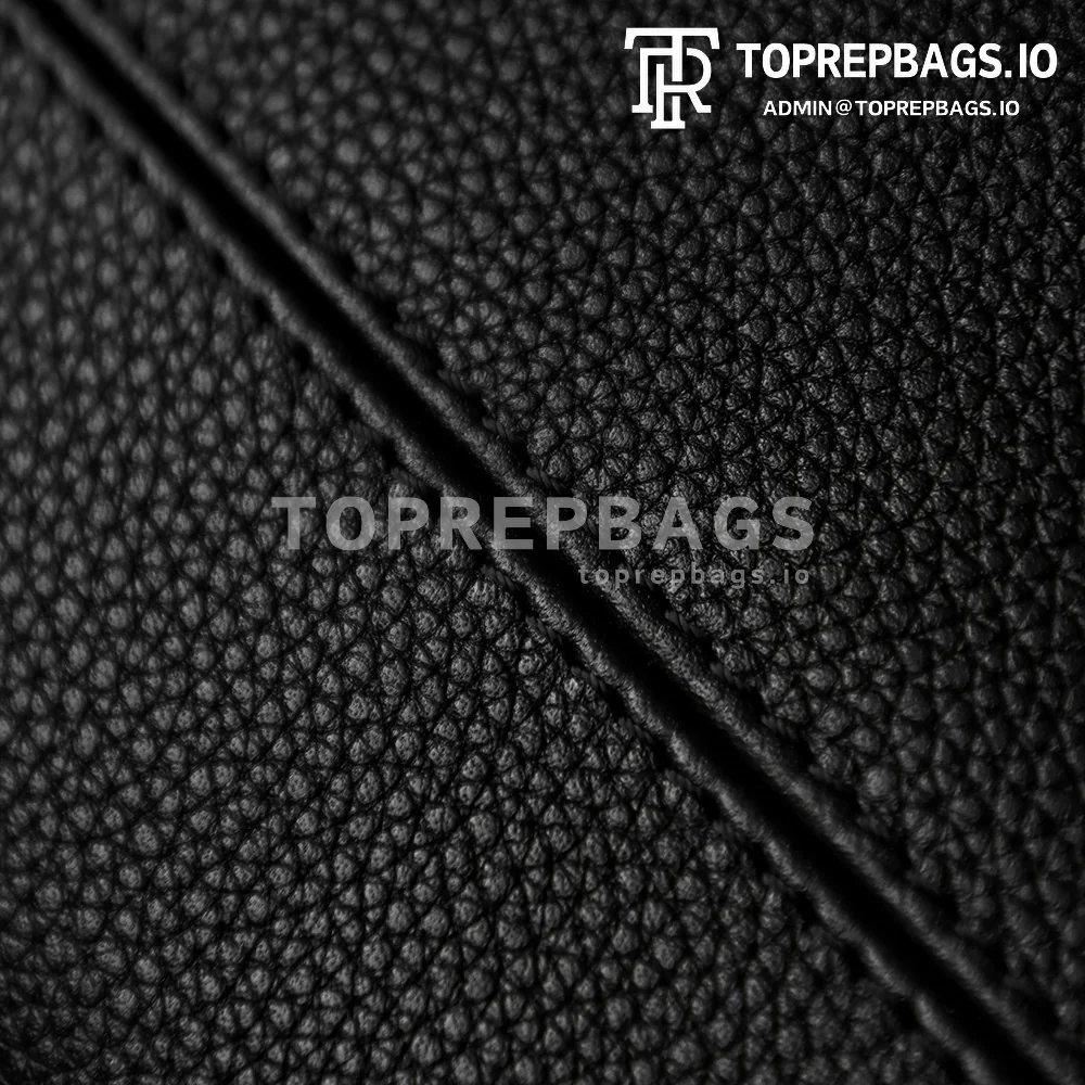 i1768885471630_8136_0_3 Louis Vuitton Multipass in Black