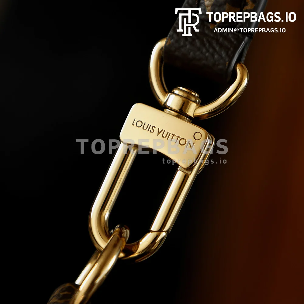 i1768885471838_1094_0_8 Louis Vuitton Multipass in Black