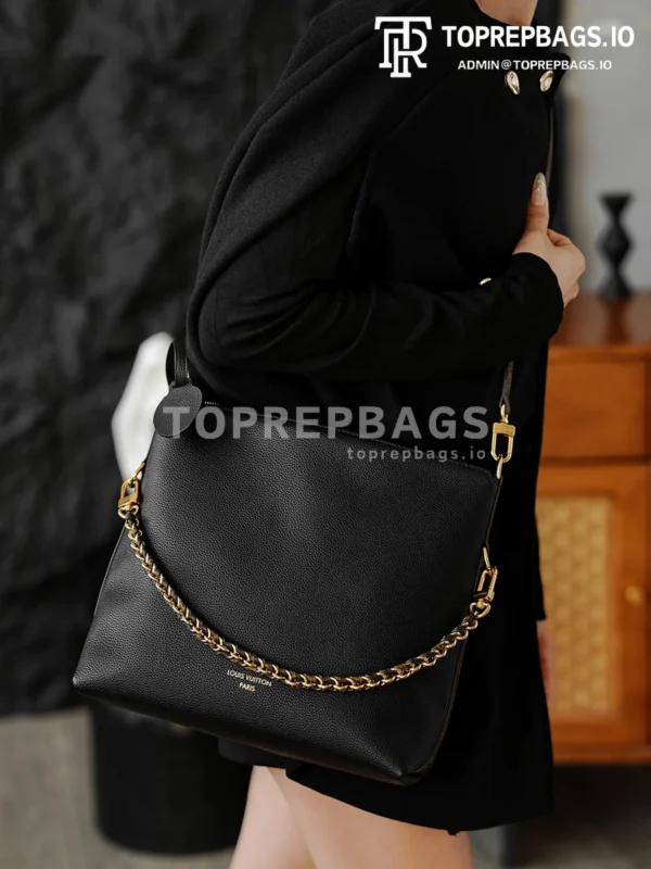 i1768885538484_1827_0_8 Louis Vuitton Multipass in Black