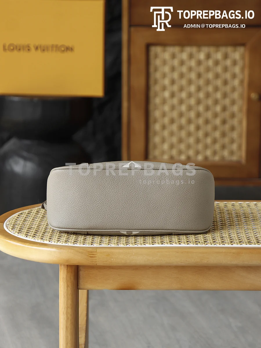 i1768905316972_2019_0_4 Louis Vuitton Boulogne Small in Grey