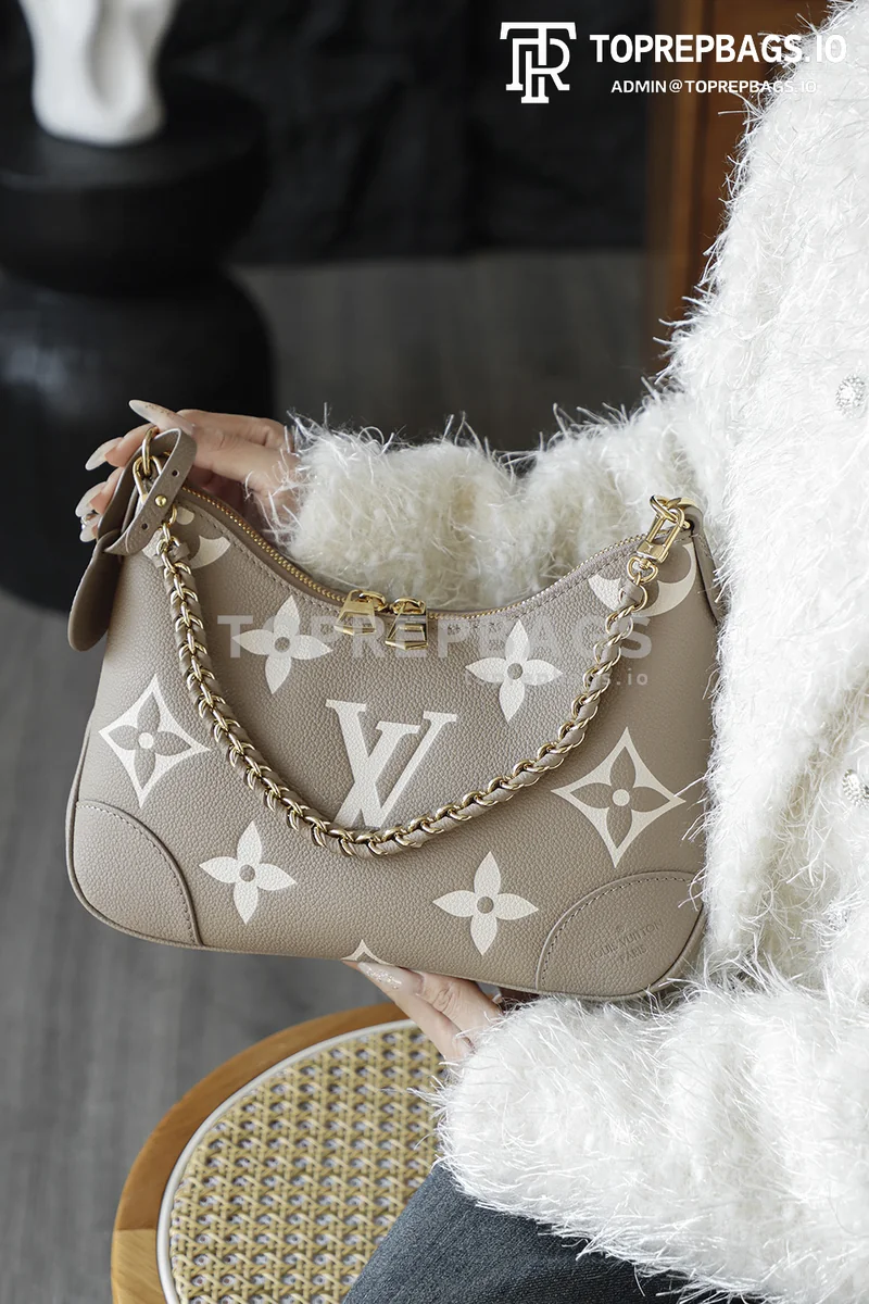 i1768905474277_3559_0_1 Louis Vuitton Boulogne Small in Grey