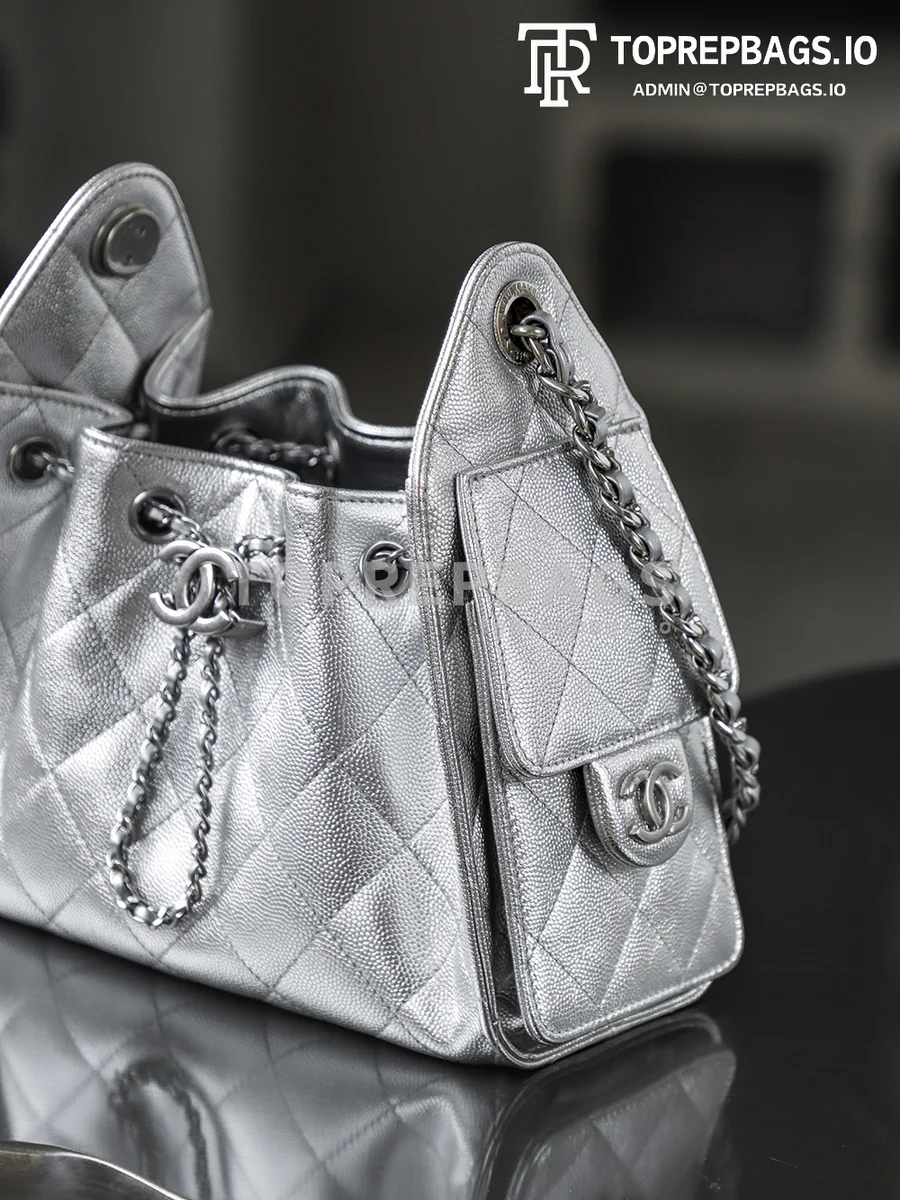 i1769168817675_137_0_7 Chanel 25 Bag Mini Lambskin Leather Silver-tone Hardware detailed product image