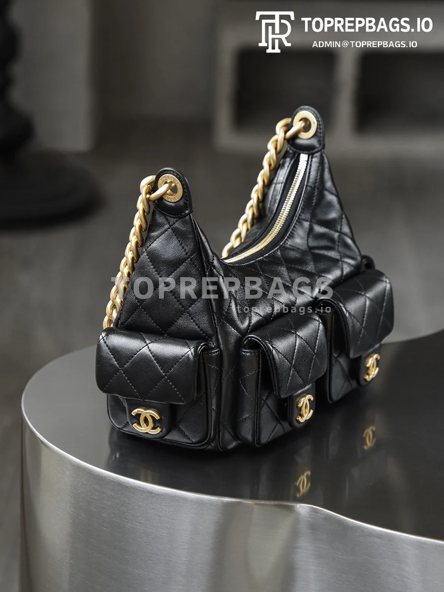i1769754641324_2436_0_8 Chanel 25 Hobo Small in Black