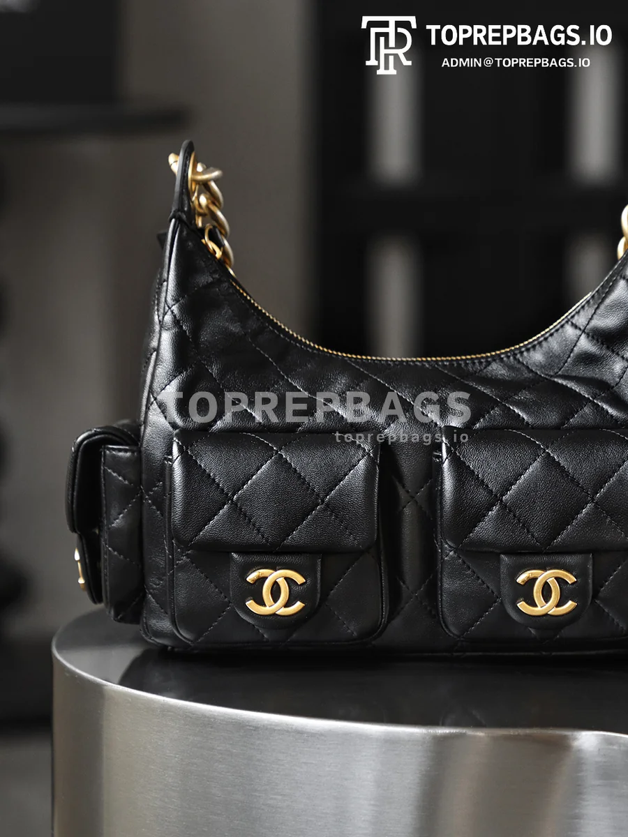 i1769754641326_1136_0_3 Chanel 25 Hobo Small in Black