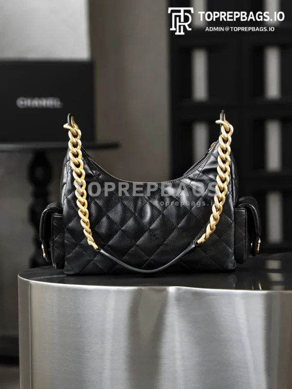 i1769754642018_3684_0_2 Chanel 25 Hobo Small in Black