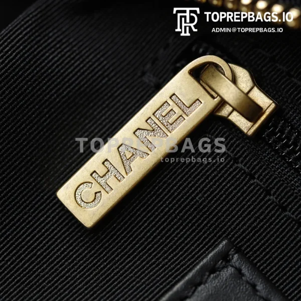 i1769754693709_5271_0_6 Chanel 25 Hobo Small in Black
