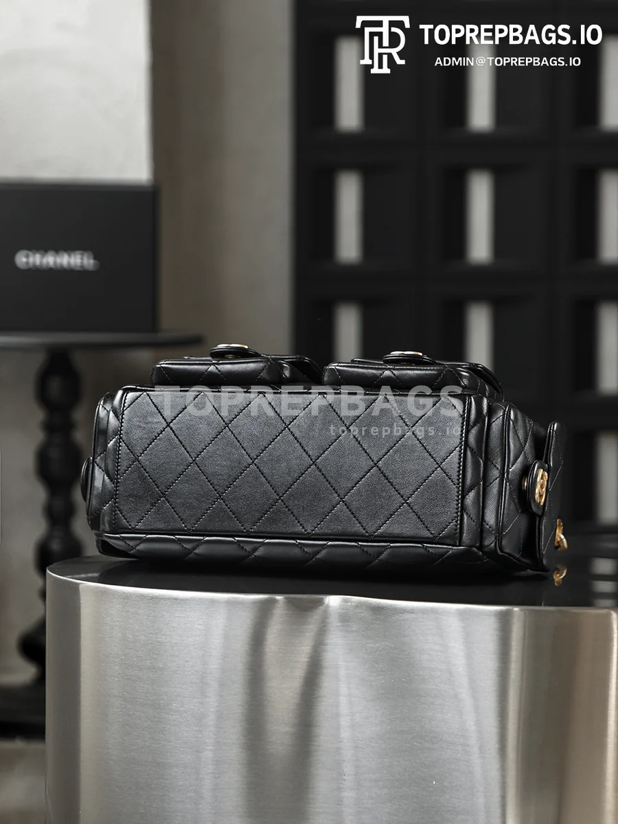 i1769754972062_6178_0_4 Chanel 25 Hobo in Black