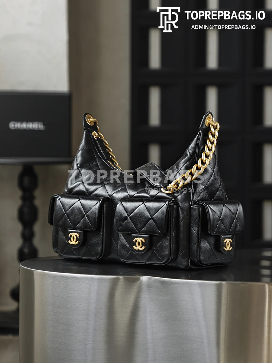 i1769754972576_5483_0_1 Chanel 25 Hobo in Black