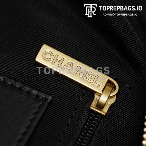 i1769755082440_2915_0_7 Chanel 25 Hobo in Black